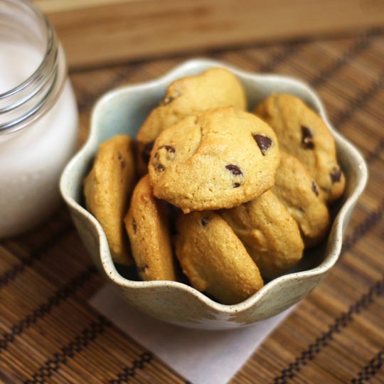 Classic Grain-Free Chocolate Chip Cookies: Perfectly Chewy & Gooey